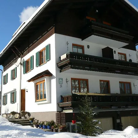 Gastehaus Hedwig Gamsjager גוסאו